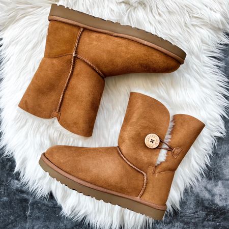 Ugg Bailey button boots comes in 4 colors