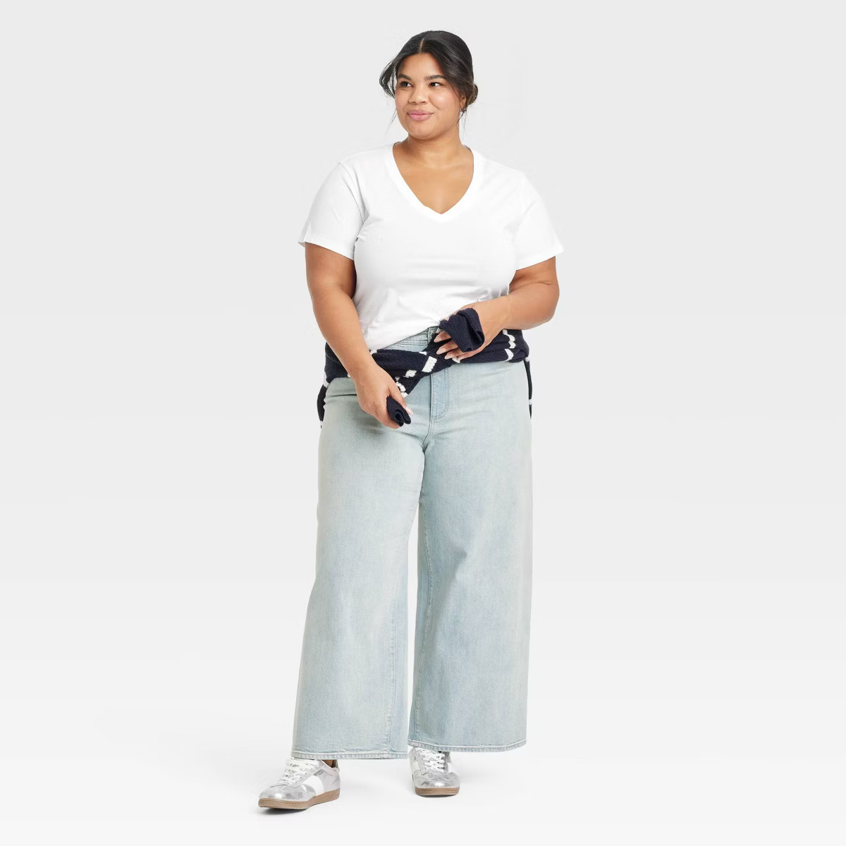 Women's Short Sleeve V-Neck T-Shirt - Universal Thread™ | Target