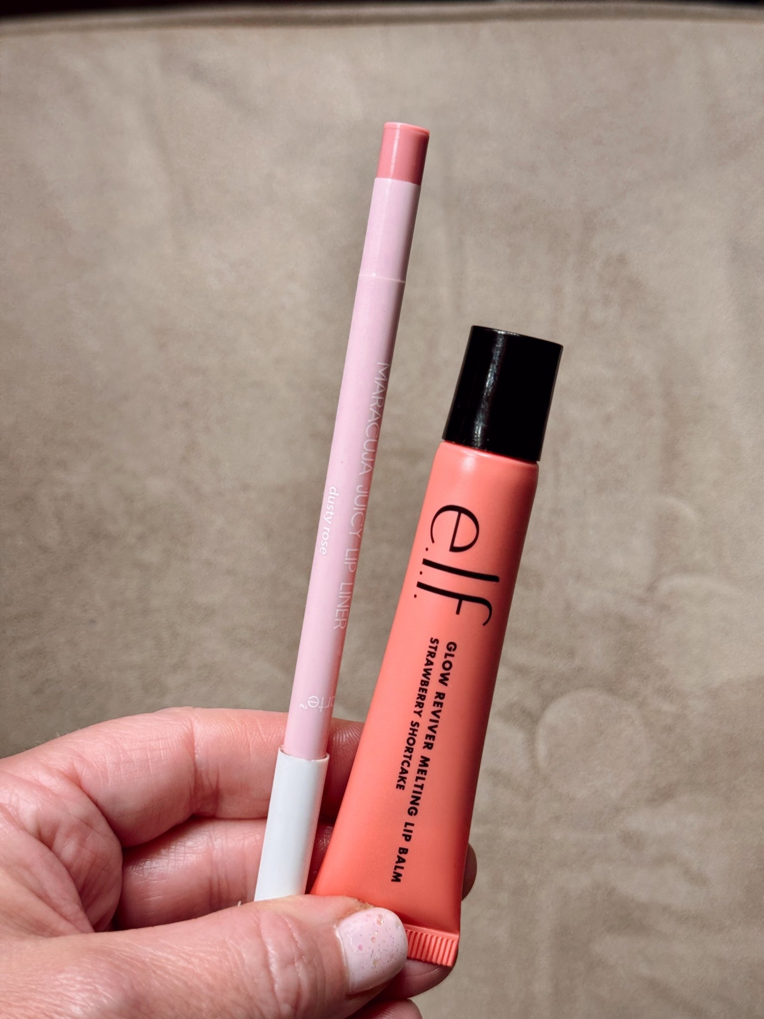 My summer go-to lip duo 

Liner: Dusty Rose
Gloss: Strawberry Shortcake 

Cruelty Free | lip gloss | lip balm | conscious beauty | elf cosmetics | tarte | maracuja lip liner 


#LTKBeauty #LTKStyleTip #LTKSeasonal