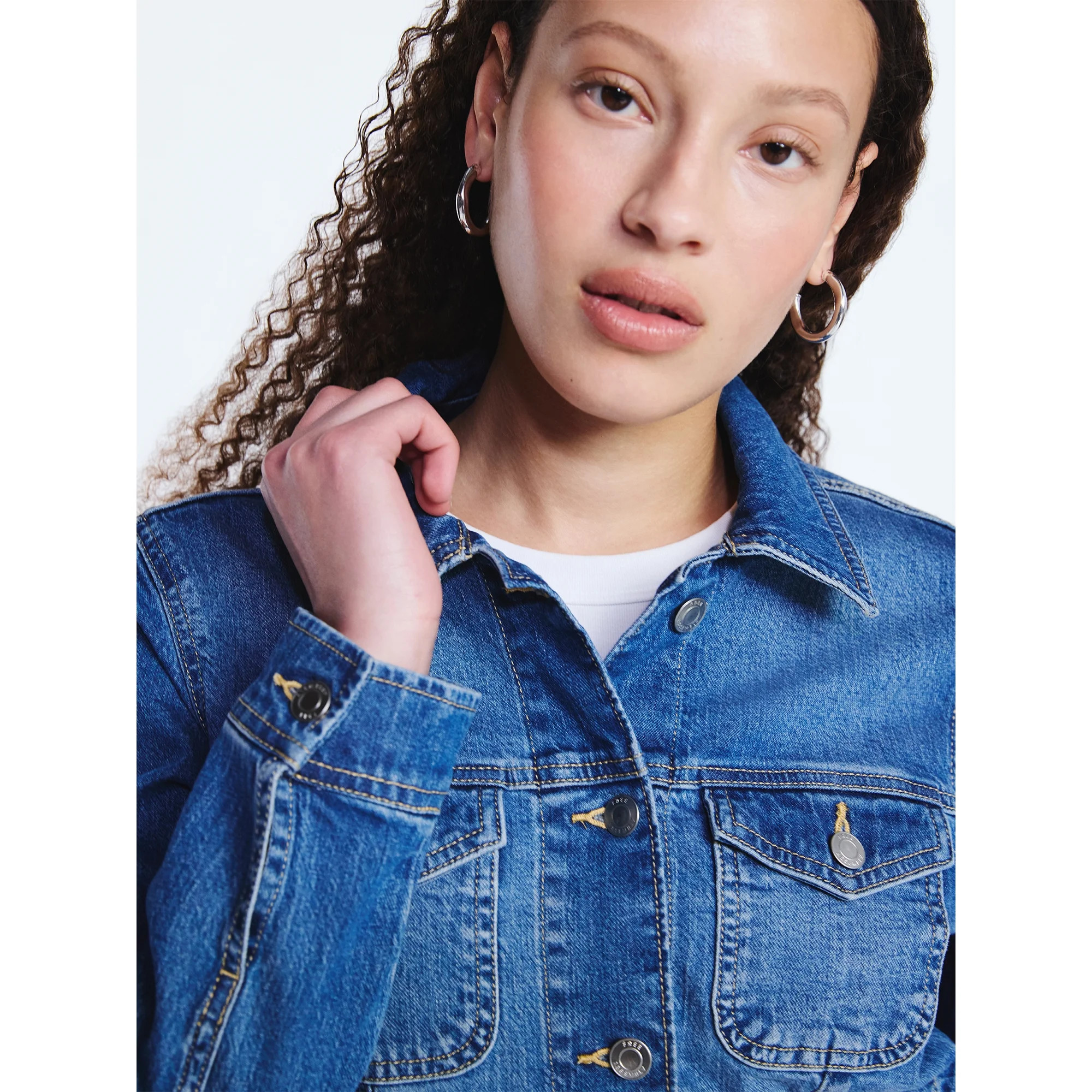 Free Assembly Women's Cropped Denim Jacket with Long Sleeves, Sizes XS-XXL | Walmart (US)