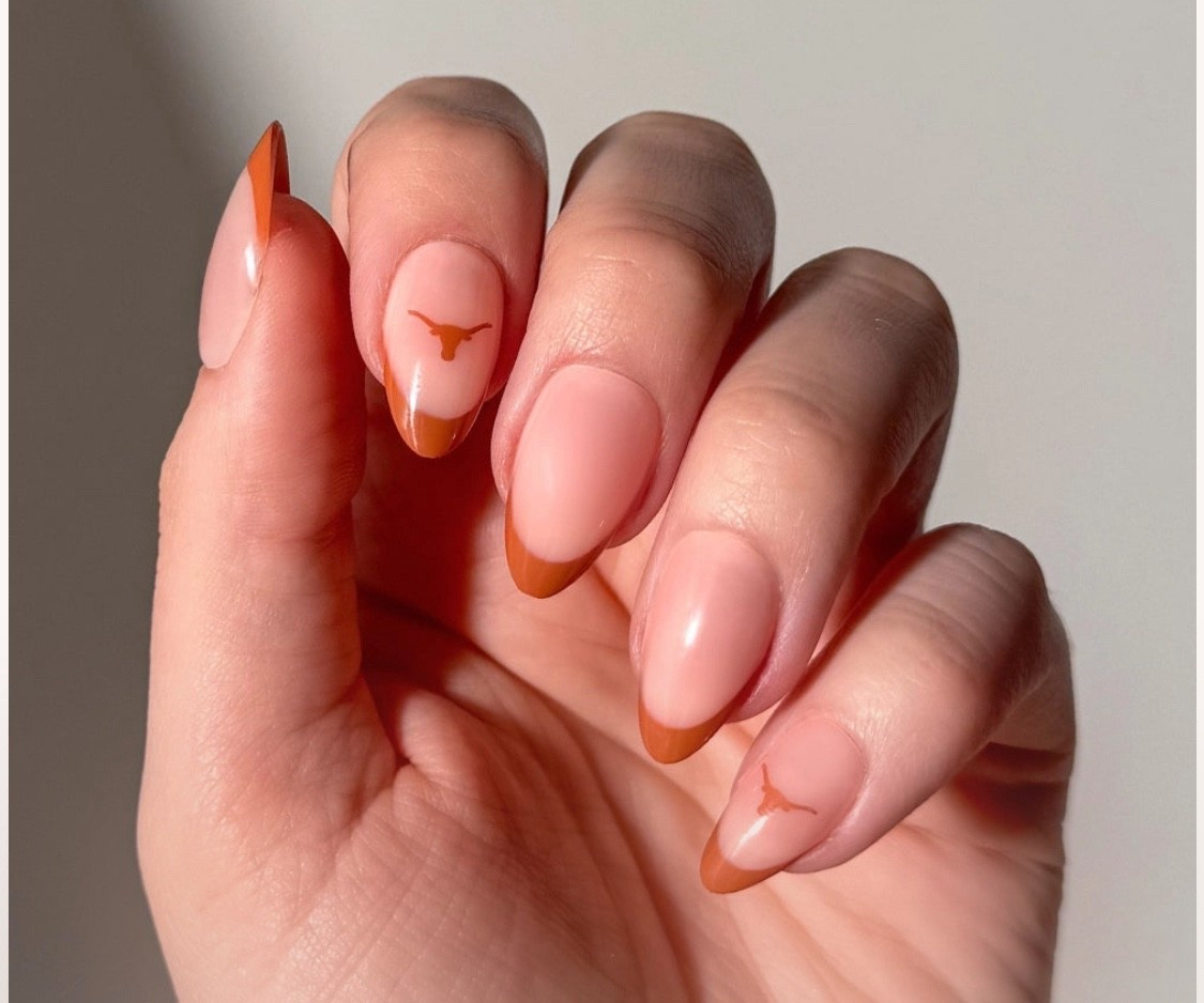 UMMM…YES, please!!!! Two of our favs @glamnetics and @fanatics have teamed up for a fab gameday nail collection!! Add to cart!! #texaslonghorns #texasgameday #burntorange #ut #gamedayfashion 
#longhornfinds #utlonghorns #utorange #texasfight #utaustin #longhorn #bevo #texasexes 