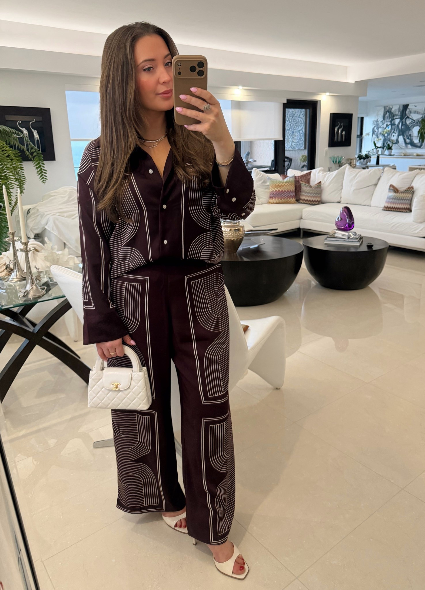 H&M matching set = the ultimate Toteme dupe 🤍
Structured, minimal, and perfect for a chic spring outfit.

Wearing with my Chanel bag + Zara heels for an elevated neutral look.

#HMOutfit #TotemeStyle #MatchingSet #NeutralOutfitIdeas #SpringOutfitInspo #CapsuleCloset #LuxuryDupe #LTKUnder100 #MinimalChic

#LTKWorkwear #LTKmomlife #LTKMidsize #LTKootd
