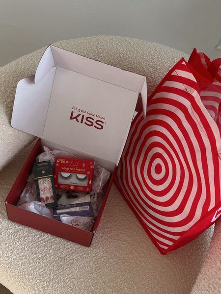 #ad The @kissproducts @impressbeauty nails and lashes have upped the at home beauty game! Make sure to check them out @target or shop this post #target #targetpartner #kissnails #kisslashes #kissproducts #impressmanicure
#impressmoments


#LTKparties #LTKHoliday #LTKstyletip