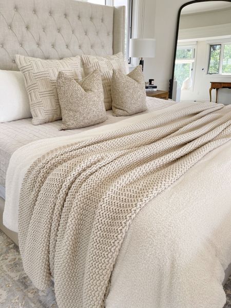 H O M E \ affordable cozy bedding for fall 🍂

Target
Bedroom
Home decor 

#LTKhome #LTKunder100 #LTKSeasonal