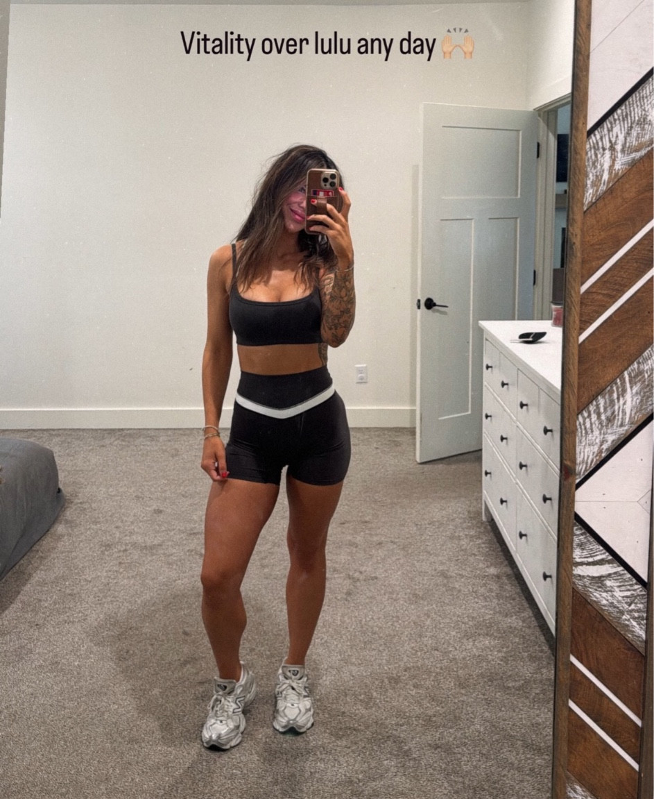 Medium top 
Small bottoms 