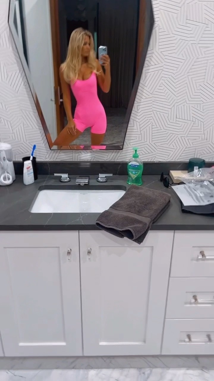 #workout #activewear #romper #bodysuit #hotpink #amazon

#LTKunder50 #LTKfit #LTKunder100