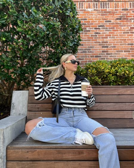 Striped sweater, Abercrombie jeans, Abercrombie style, striped crew sweater, all white sneakers, veja sneakers, winter outfit, winter fashion, winter style, winter fashion trends, fall style, fall outfit, fall fashion trends