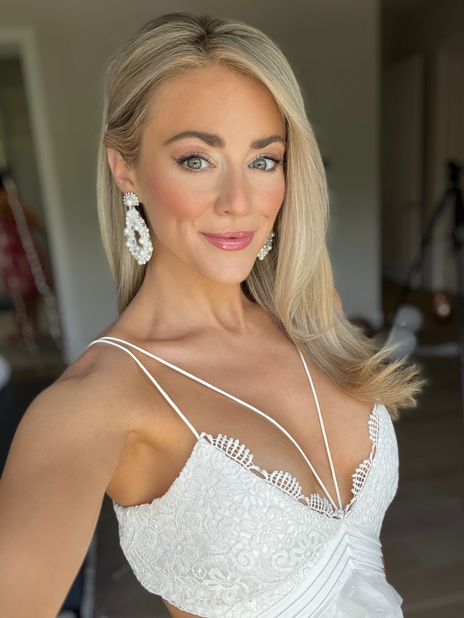 Glam makeup 
Under eye powder 
Concealer 
Bronzer 
Beauty 
Mascara 
Airbrush foundation 


#LTKunder50 #LTKstyletip #LTKbeauty