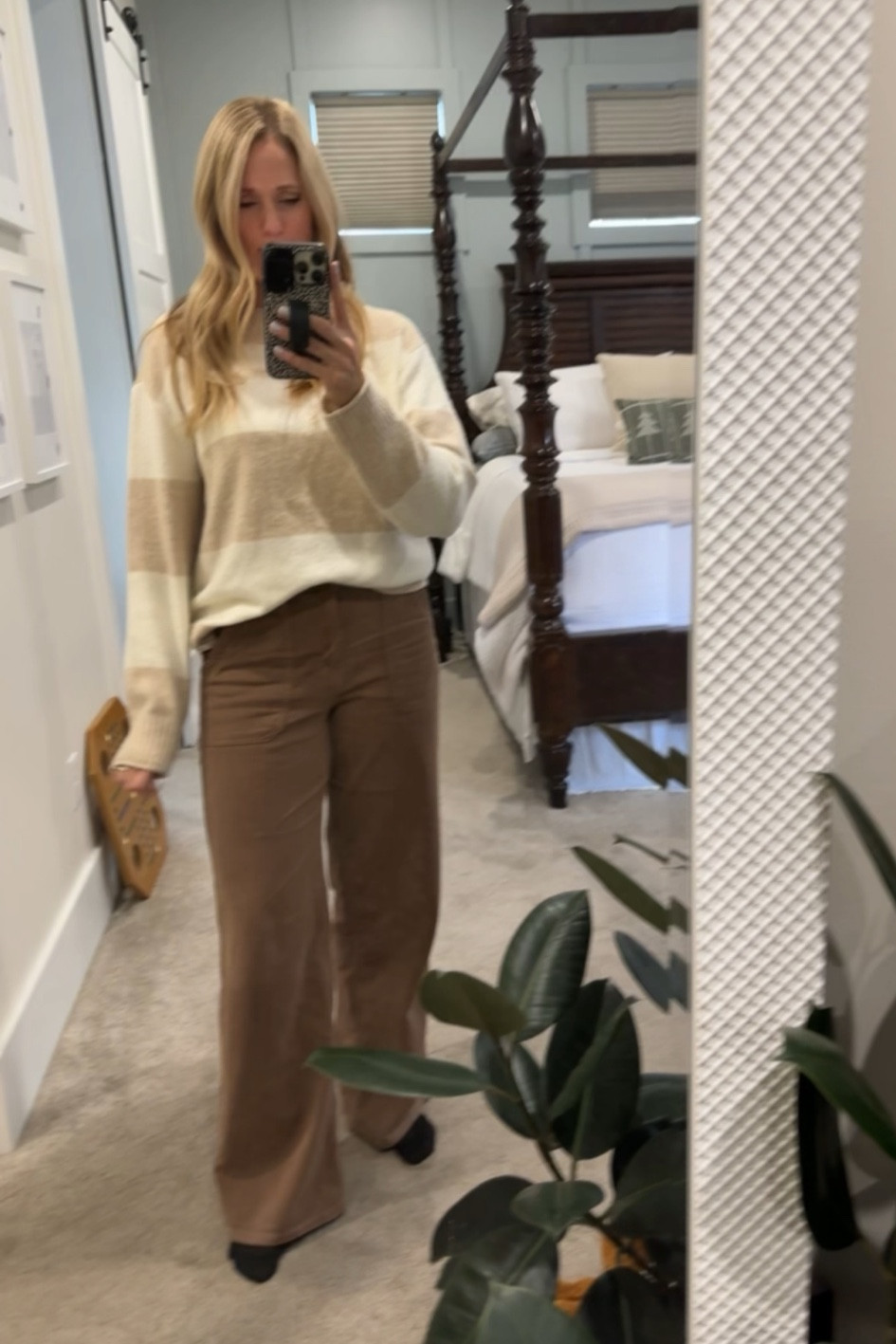 I am loving so many things American Eagle has to offer right now. These wide legs pants and this striped sweater are so comfortable and cozy. 

#LTKbeauty #LTKHoliday