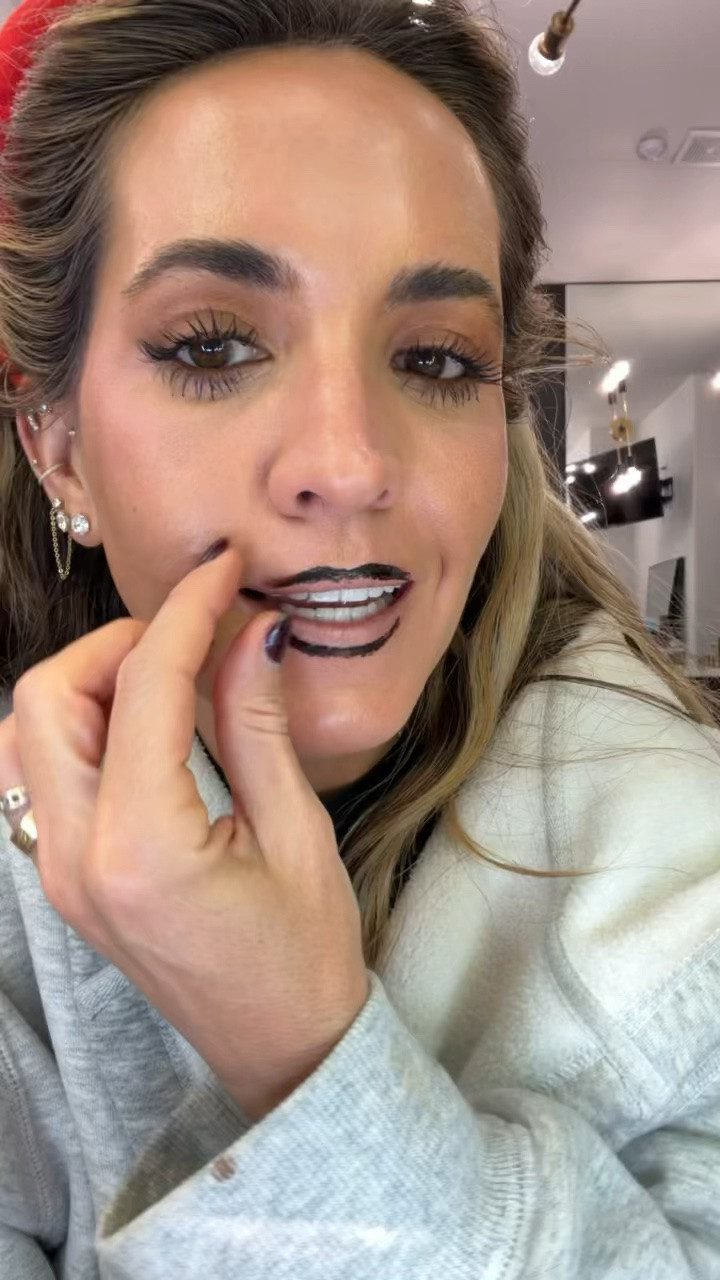 My fave fall lip stain!

Amazon, amazon makeup, makeup, makeup finds, lip stain, lip combo