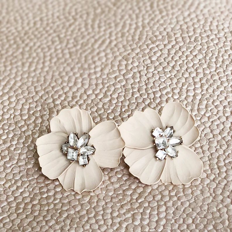 ICING earrings \\ beige flower earrings \\ taupe floral earrings \\  beige wedding jewelry \\ tau... | Etsy (US)