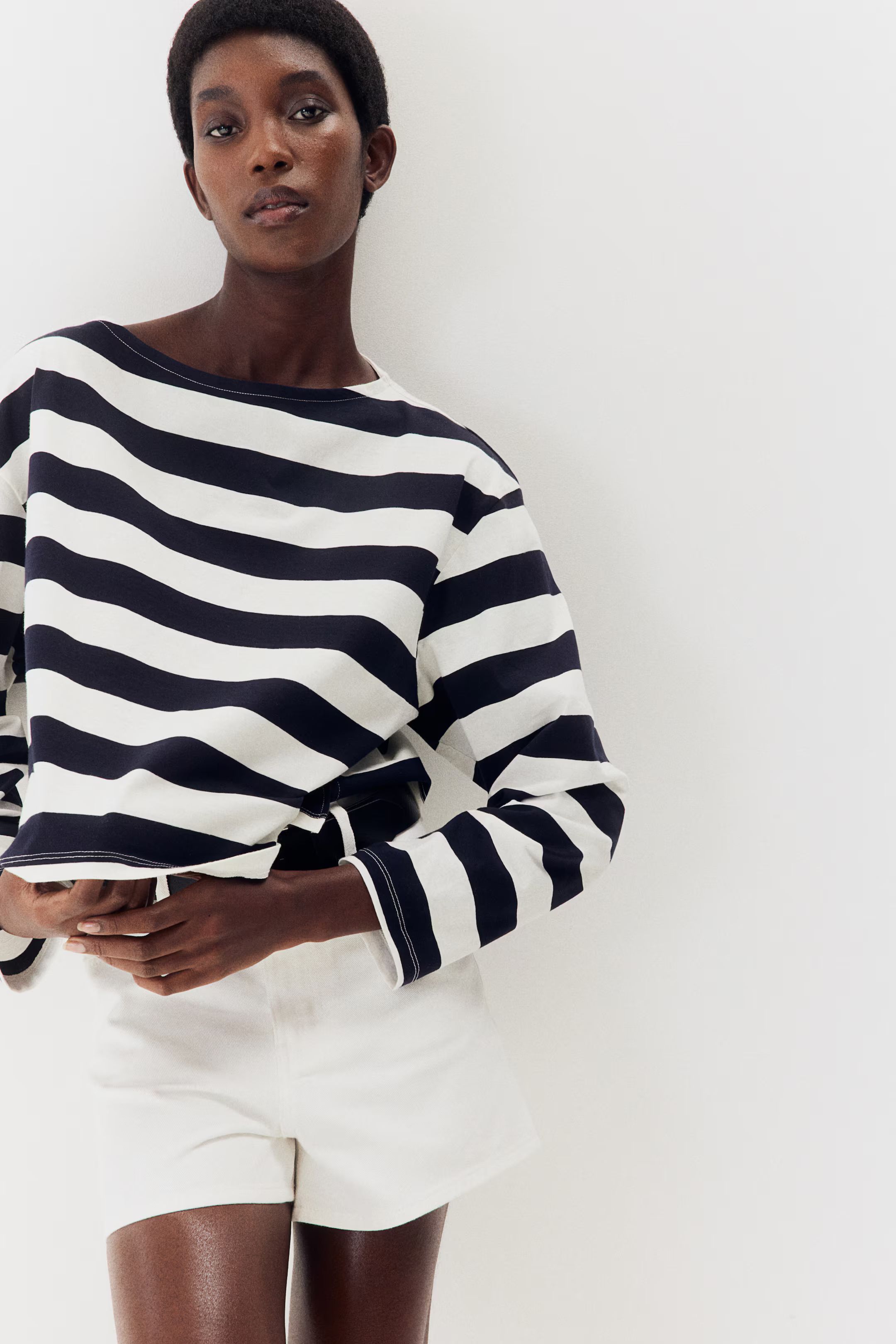 Oversized boat-neck top - Boat neck - Long sleeve - Navy blue/White striped - Ladies | H&M GB | H&M (UK, MY, IN, SG, PH, TW, HK)