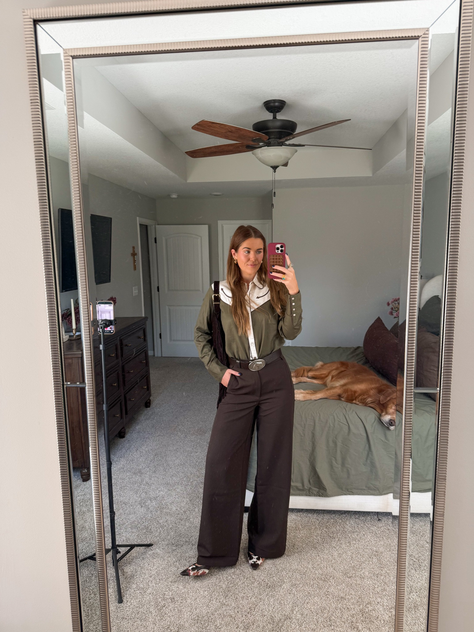 size 4 in trousers (perfect length on me at 5’10) with 2 inch kitten heels! size small in top 

western office outfits, western chic, cowgirl fashion, fall ouffits, business professional