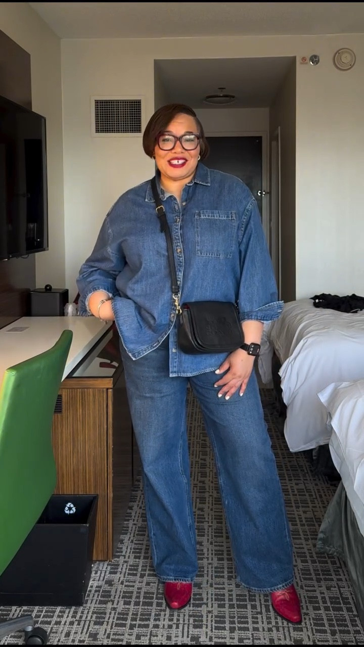 Denim on, boots strapped—channeling my inner cowgirl.. 

#ootd #outfitidea