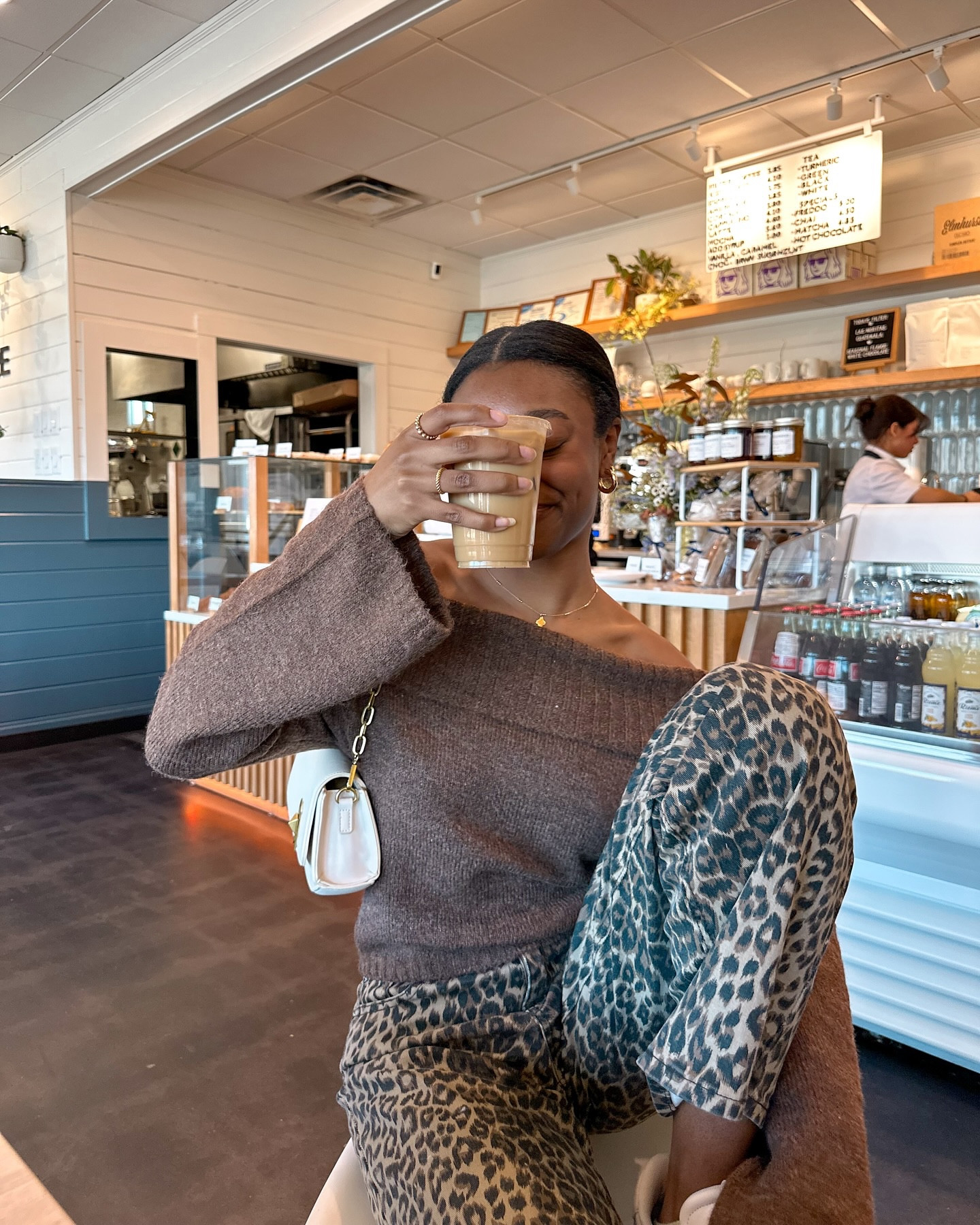 the first cheetah print fit of 2025 🤎☕️ use my code DAY15XBB for $$ off @beginningboutique 

#beginningboutique #cheetahprint #brownfit #winterfit #aestheticfit #coffeeaesthetic #cheetahpants #cheetah2025