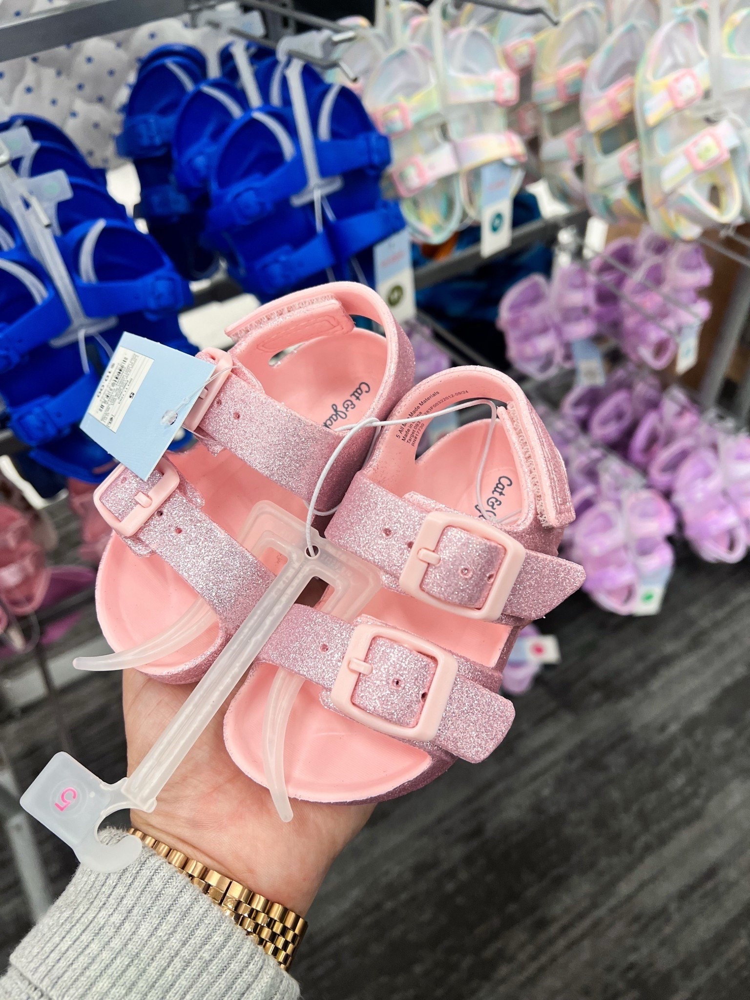 40% off today only

Toddler shoes, toddler sandals, Target deals 

#LTKKids #LTKmomlife #LTKSaleAlert