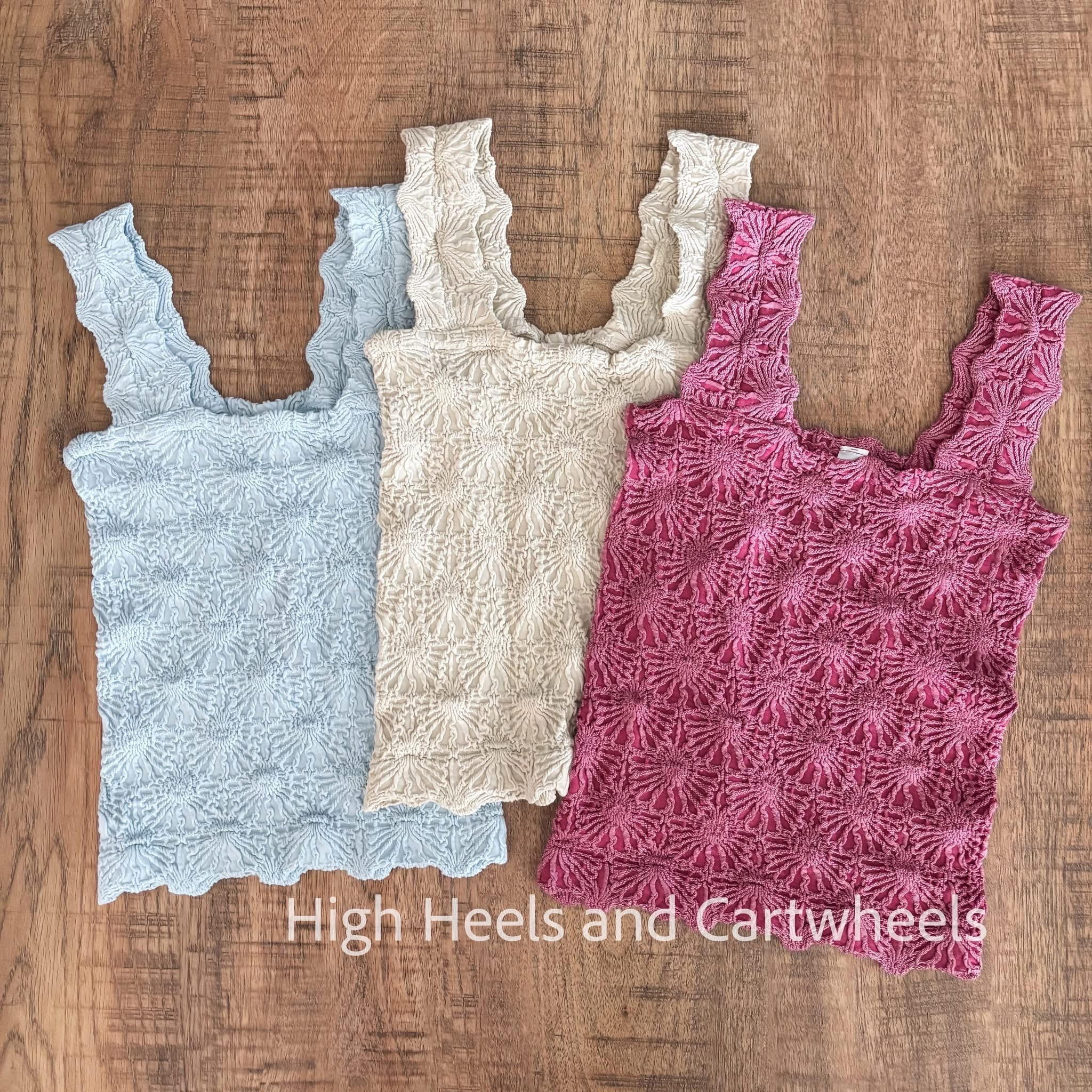 This top has been going mega viral. It’s a FP look for less and I’m actually super impressed. I like the wide straps so that you can wear a normal bra. It’s form fitting but very stretchy!