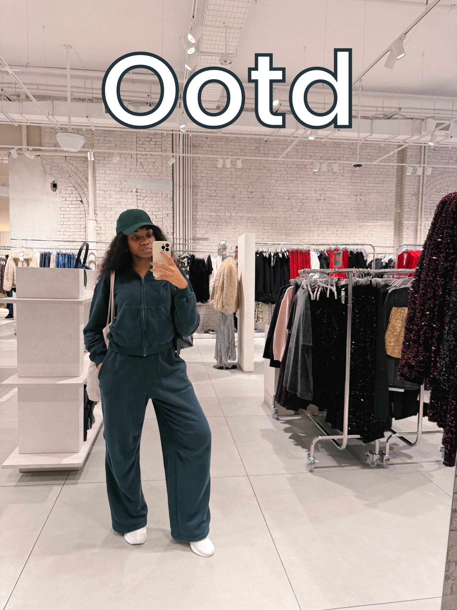 Out on the town.

#NewYork #athleisure #skims 
Skims Cotton Set

#LTKActive #LTKSpringSale #LTKootd