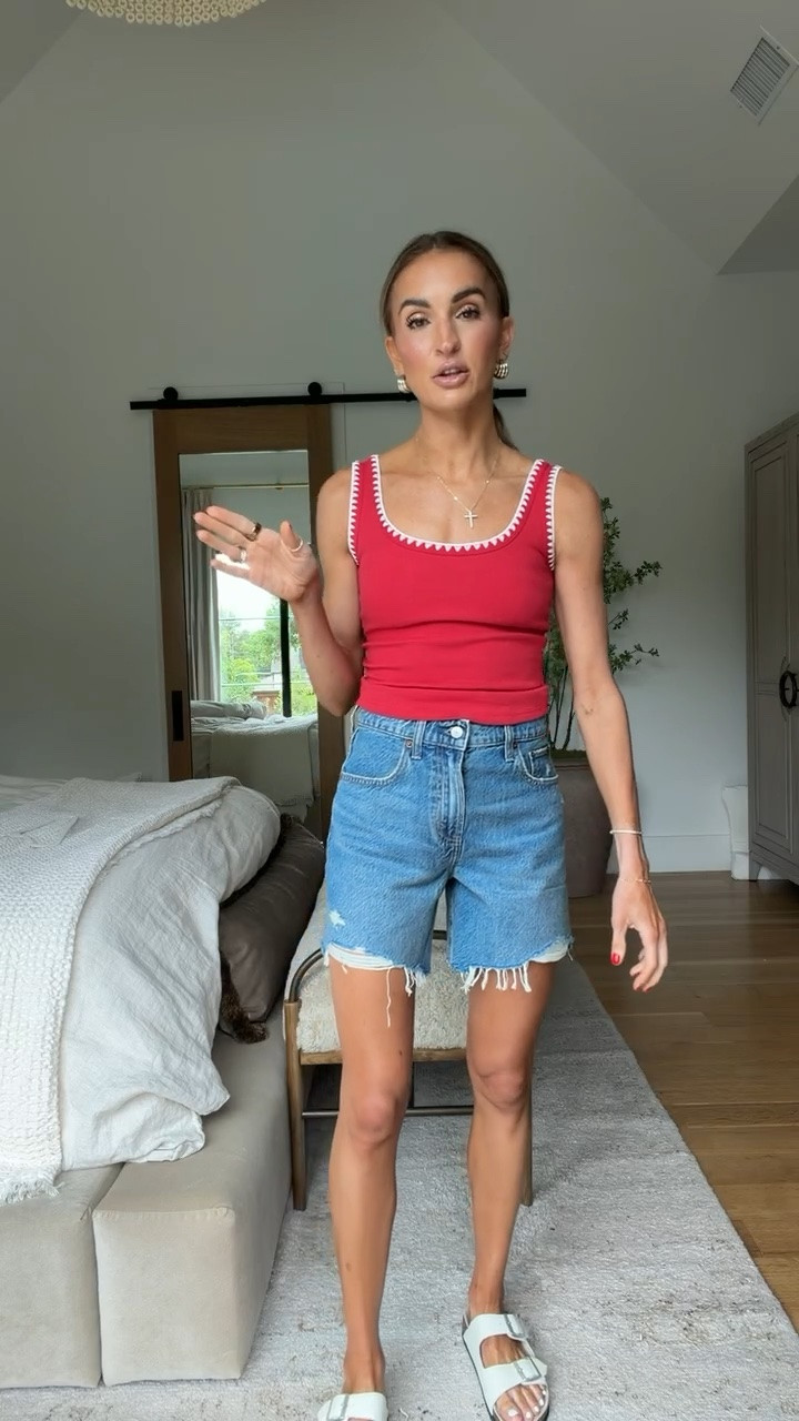 Obsessed with the fit + detailing on this tank! And love the slightly longer length of these denim shorts 🙌🏼 both on sale rn!!