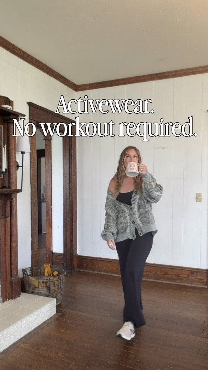 Dressed like I have plans, but the only thing on my schedule is being comfortable 😂 This activewear set is cute enough to wear out and comfy enough to do absolutely nothing in.

#activewearstyle #comfystyle #momstyle #casualoutfit #athleisurewear
