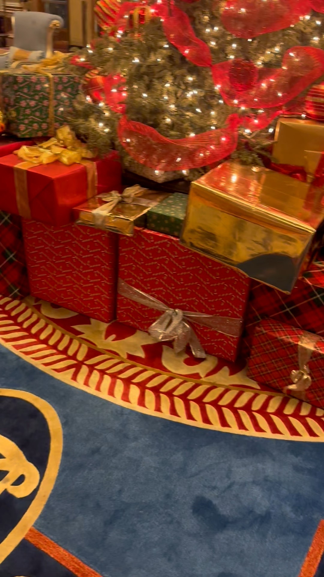 Still in the spirit of the holiday? Because same.
#HolidayFeels #FestiveStateOfMind #SlowSeason #CozyVibes

#LTKHome #LTKGiftGuide #LTKSeasonal