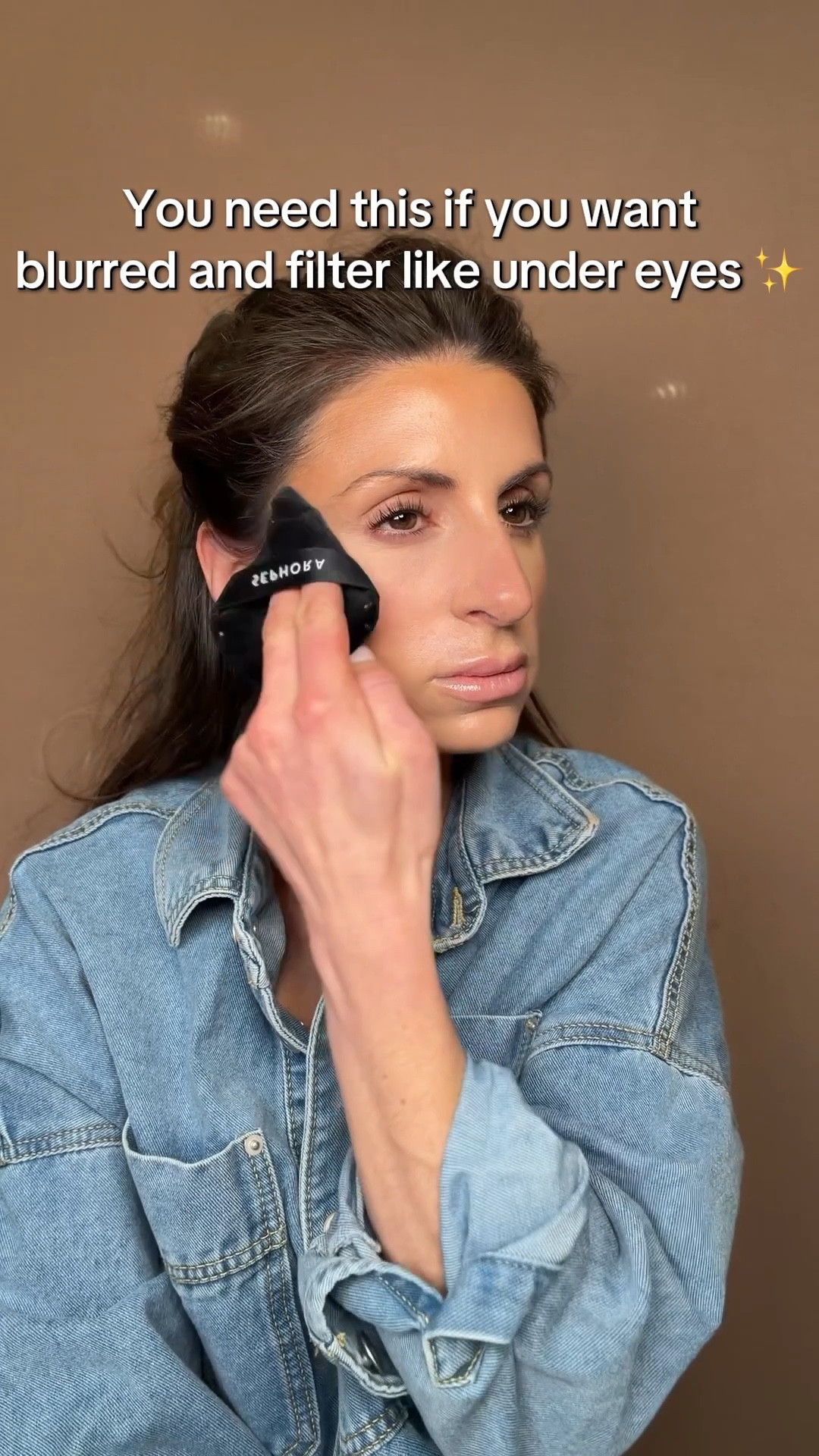 I have tried so many setting powders from drugstore to high end trying to find one they blurs the under eye while hiding texture and pores while not being too drying. I keep coming back to this setting powder because not only does it give me that “filter” under eye look, but it also brightens my under eye. This setting powder is the best one I have used! ✨👏🏻

#kosas #kosaspowder #undereyepowder #brighteningpowder #blurringpowder #cleanbeauty #sephorafinds #makeupessentials #loosesettingpowder #bestsettingpowder #sephora 

#LTKBeauty