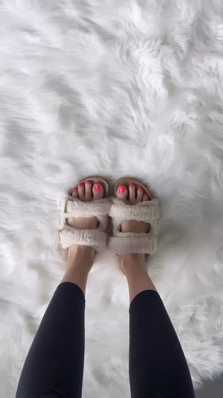 The cutest fur lined sandals! From Amazon, fit tts! 

#LTKootd #LTKSeasonal #LTKgrwm