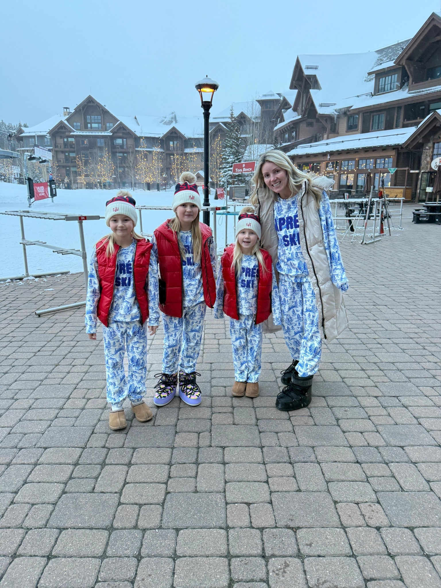 Beach riot
Ski gear
Apres ski 