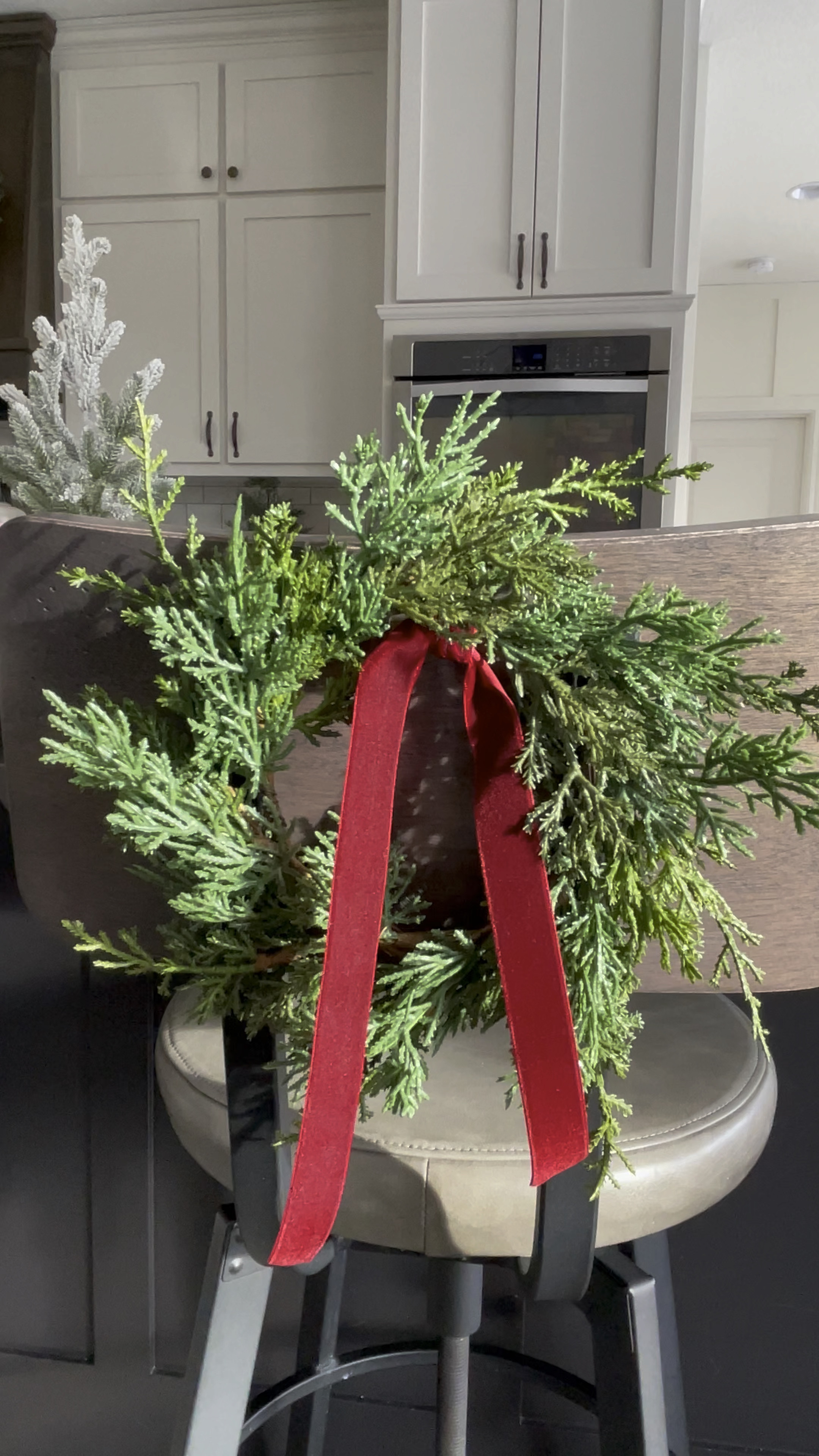 The perfect mini wreaths to add to your holiday decor! 💚

Holiday decor, mini Christmas wreath, winter greenery, holiday home,
Amazon holiday home, juniper wreath 

#LTKSeasonal #LTKHoliday #LTKhome