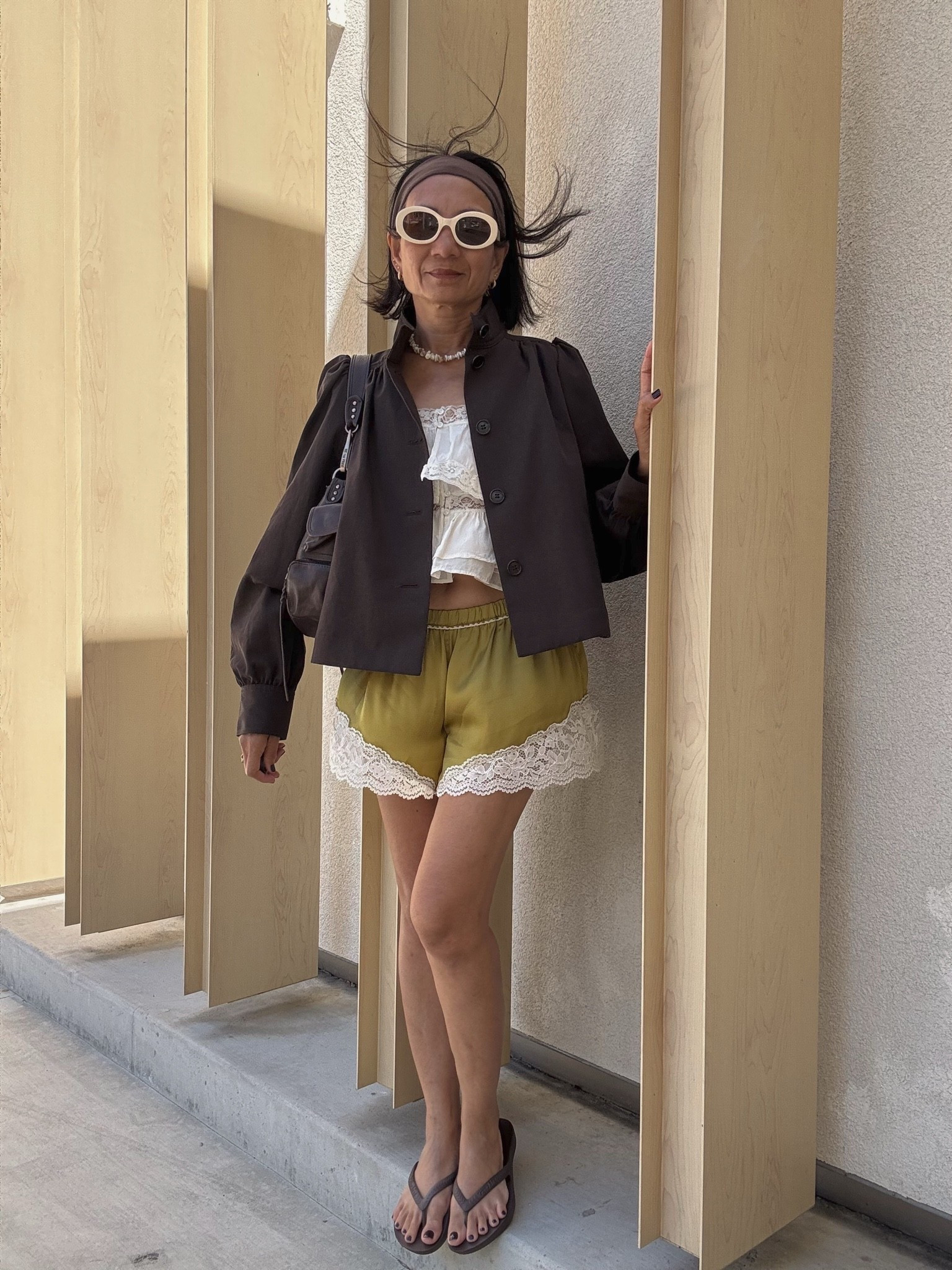 I’m 5’2” and weigh 98 lbs. My go-to sizes are XS, 00, or 24 for clothes, and I usually rock a 5.5 to 6 in shoes.
#springoutfit

#LTKootd