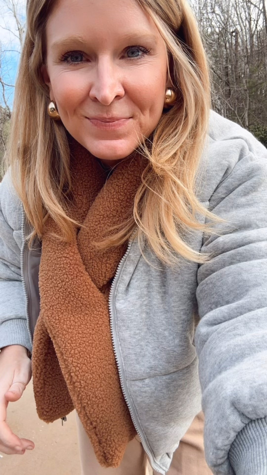 Love this new $20 jacket from
Walmart! Sweatshirt material but looks like a puffer! In size L
