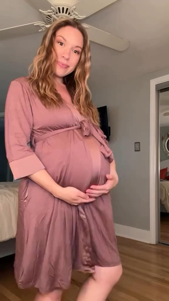 Runnnn to @kindredbravely site and grab your labor & delivery / post partum essentials on sale!
🔗 is in my bio
You cant beat the prices on these items right noW!
Code LABORDAY takes 25% off, theres also some awesome doorbuster sales on nursing / pumping bras right now .
(My robe is $29.99 right now and same with the bra l’m wearing!)
#kindredbravelyambassador #kbldsale #sale #kindredbravely #laboranddelivery #postpartum #nursing #breastfeeding #momsofig #pregnancy

#LTKBump #LTKSaleAlert #LTKBaby
