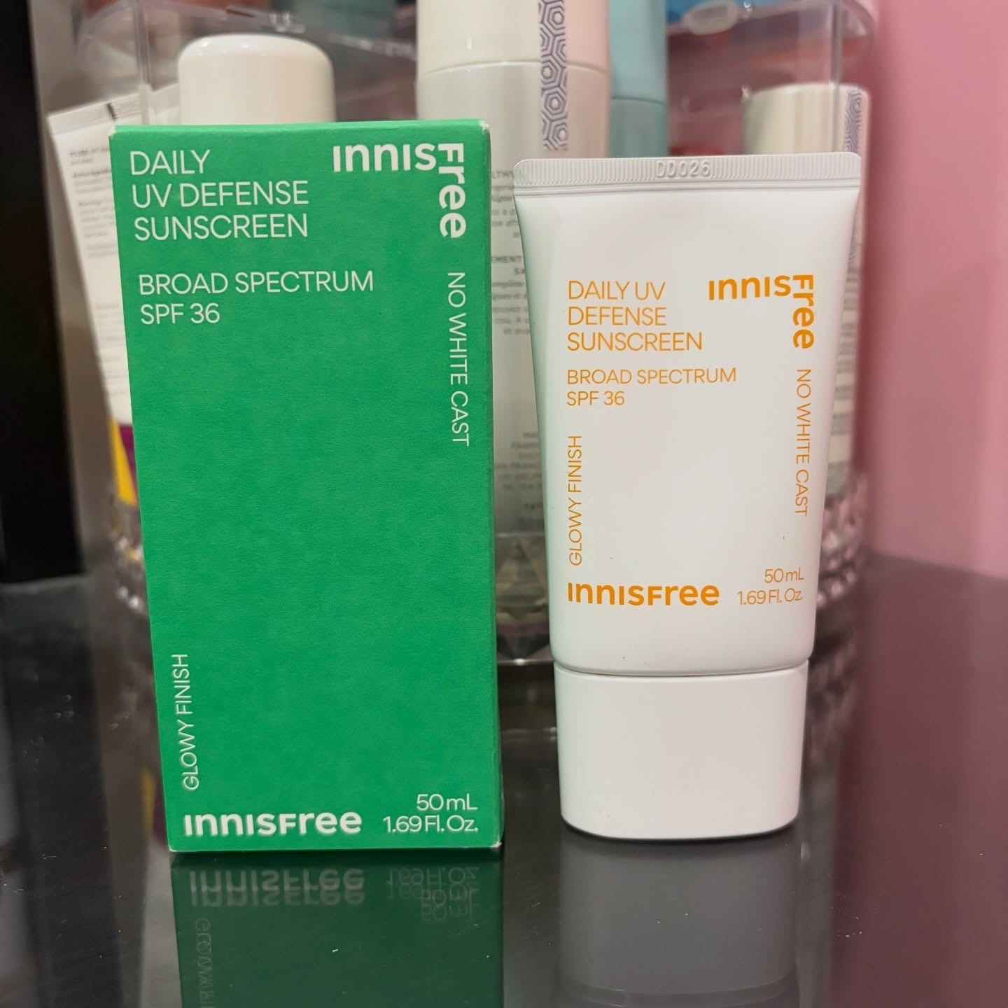 ⭐️PRODUCT REVIEW⭐️

This product was gifted to me by @innisfreeusa in exchange for my honest review.

The Innisfree Daily UV Defense Sunscreen is a lightweight everyday SPF. This cream is SPF 36 and is infused with green tea and sunflower seed oil which provides hydration and a radiant glow. Sunscreen is my favorite skincare step, I’ve said it a million times but it’s so important to wear your sunscreen every day. I really enjoy this sunscreen – it feels light on the skin and provides a lovely dewy finish. There is no white cast with this and it works well under makeup! This is a fantastic sunscreen and the best part is it’s super affordable.

#innisfreeambassador #INNISFREEUSA #DailyUVDefenseSunscreenReview #innisfree #productreview