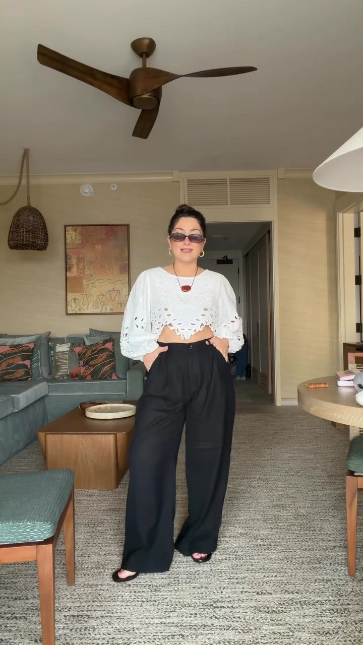 PANTS ON SALE!!!

Day 3 outfit of the night! Going to dinner wearing one of my all time favorite tops and pants!! These have been a staple in my closet for years!!

🏝️For sizing, I am 5’0” & 140lbs.

Top size xs 
Linen blend pants size 27 short 

Resortwear 
Spring outfit inspo 
Petite style 


#LTKTravel #LTKSpringSale #LTKPetite