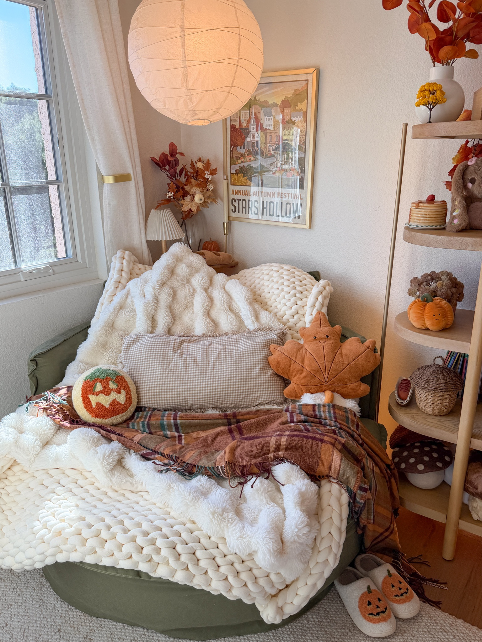 what if fall was year round? one can only dream lol🍁  

 

#LTKSeasonal #LTKHome