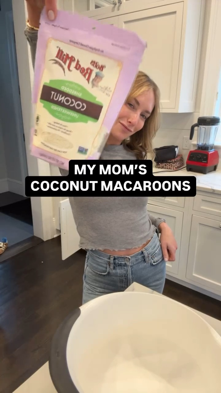 What I wore in this video + the cookware