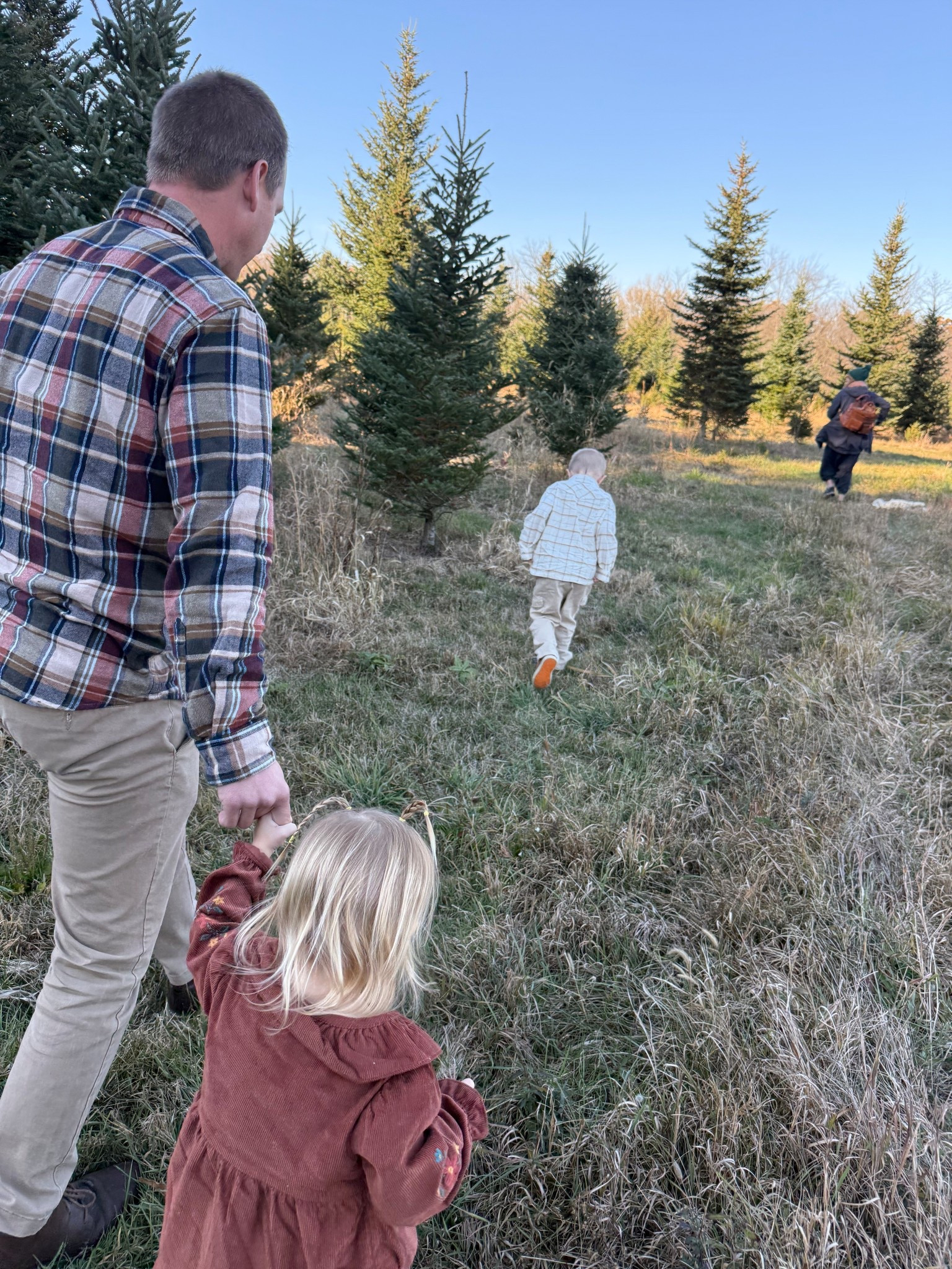 Winter family photo outfits 🤎

#LTKMens #LTKHoliday #LTKKids