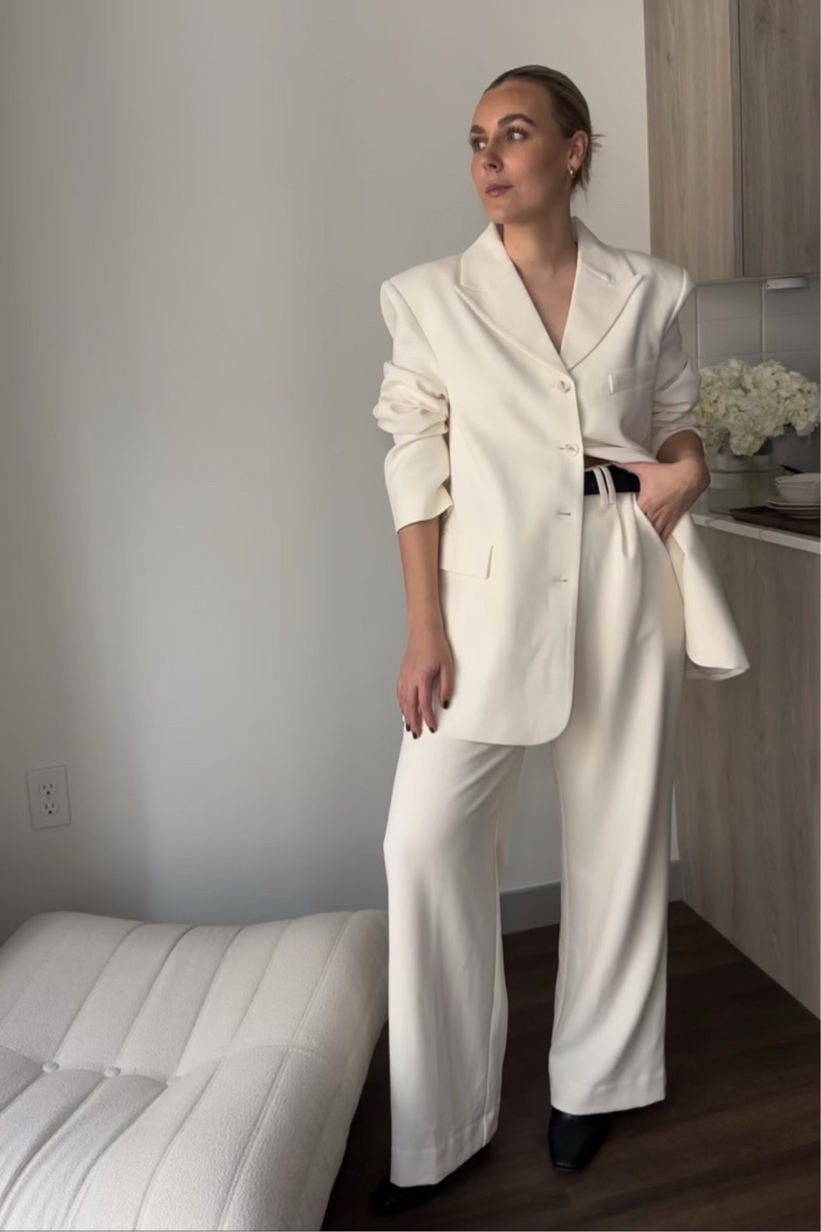 This set!! 🤍

#dissh #disshhaul #dolcevita #dolcevitashoes #workwear #suit #oversizedblazer #ltkstyle #ltkoutfit