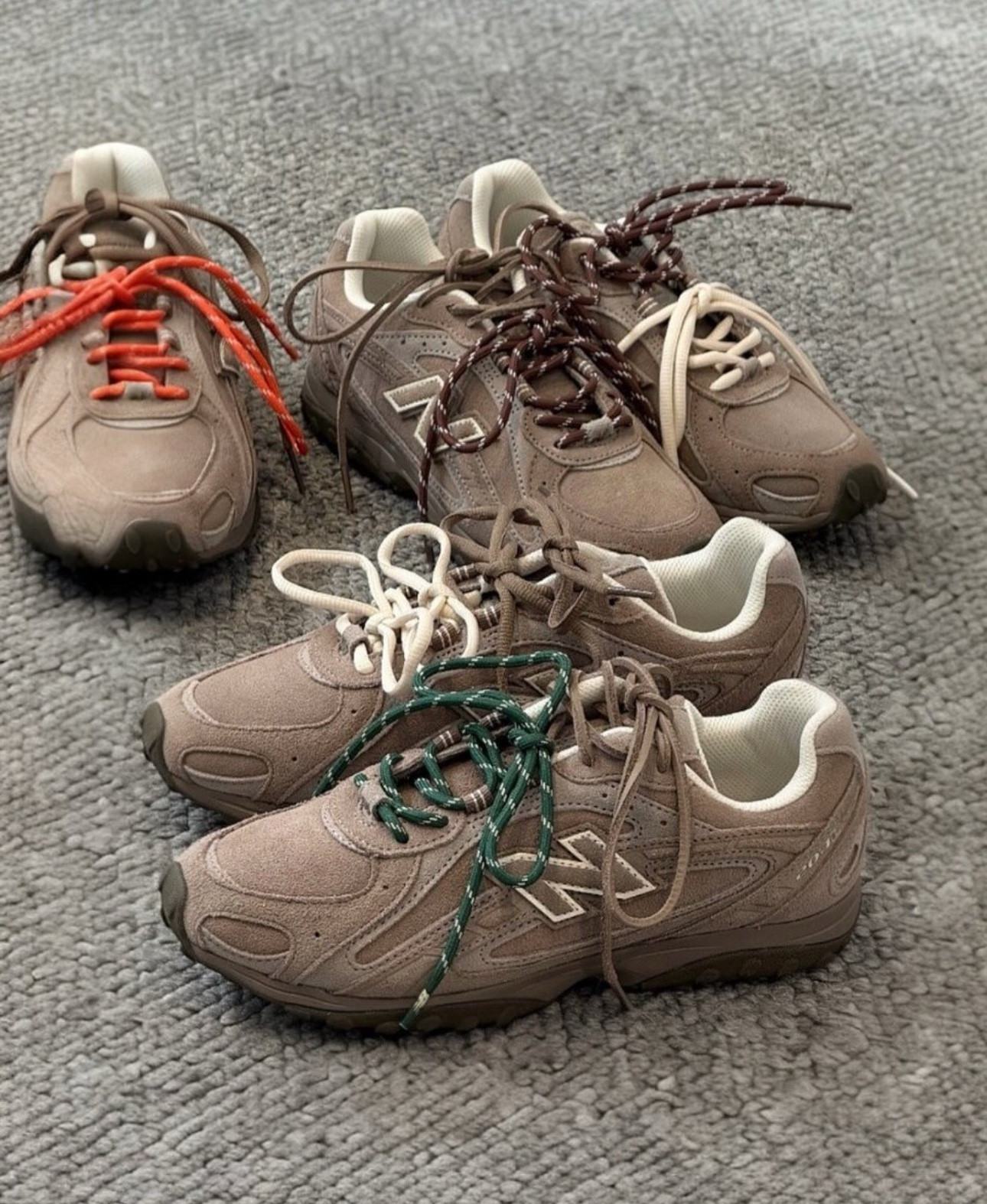 MIU MIU ALTERNATIVES THE NEW BALANCE 204L
IS SET TO RELEASE 
Spotted: Miu Miu x New Balance 530 SL — $1,220 🤯
But wait… the New Balance 204L Mushroom/Arid Stone looks almost identical — and it’s under $200!
Same shape, same vibe — just swap the laces, and you’re golden.

✨ Both linked in my LTK — your choice: splurge or save?
#ltkshop #MiuMiuNewBalance #NewBalance204L #SneakerStyle 

#LTKActive #LTKStyleTip