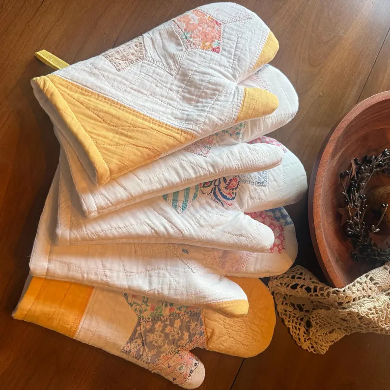 Vintage Quilt Oven Mitt | Sold Individually | Farmhouse Kitchen - Etsy | Etsy (Global)