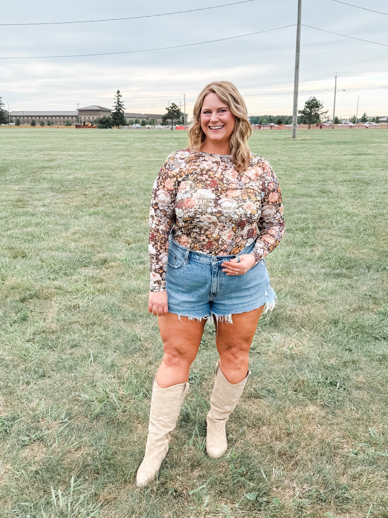 I love this cute mesh top for concerts! And I linked a few of my other favorite things I mentioned in the reel too ☺️

#LTKFindsUnder50 #LTKMidsize #LTKSeasonal