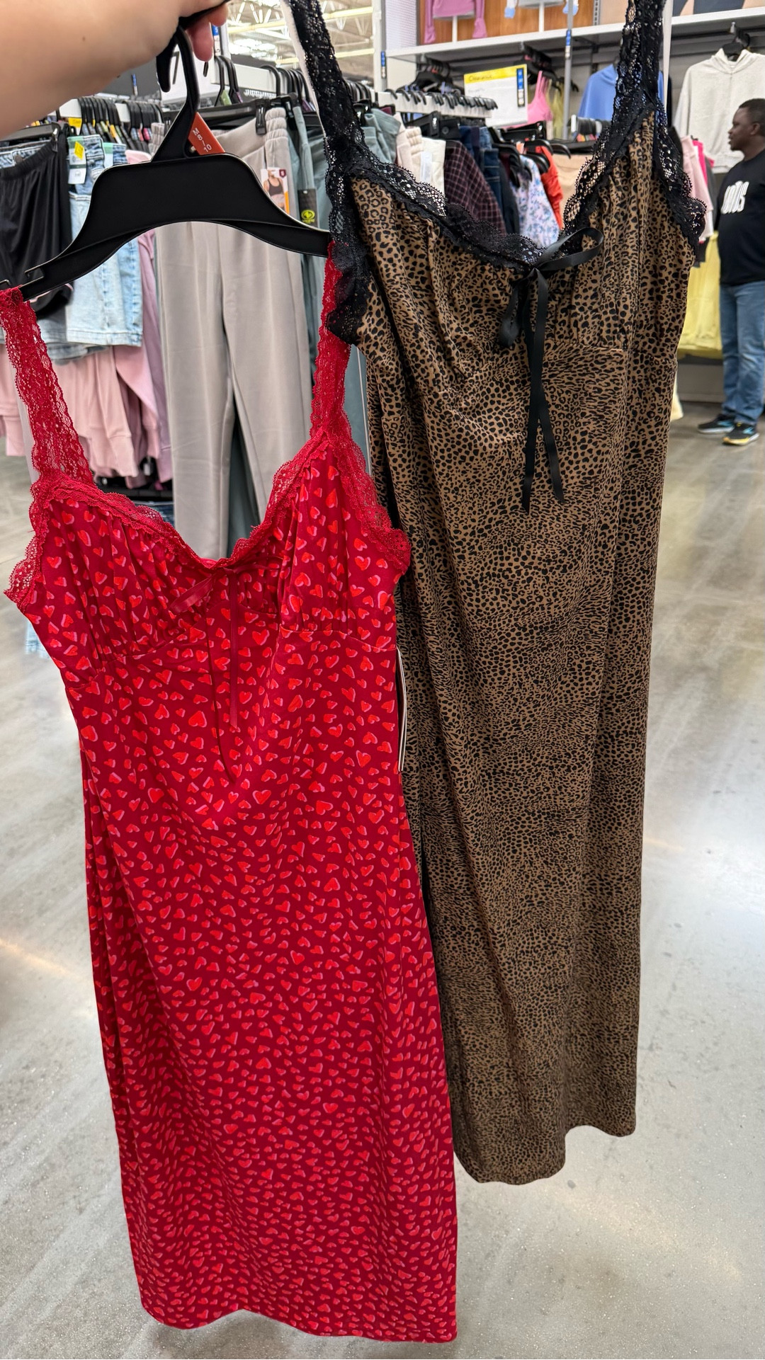 No Boundaries lace strap Midi dresses for a special occasion like valentines🥰❤️ find them at Walmart! 🛍️

Linking items here ✨🔗


#LTKmomlife #LTKValentine #LTKHome