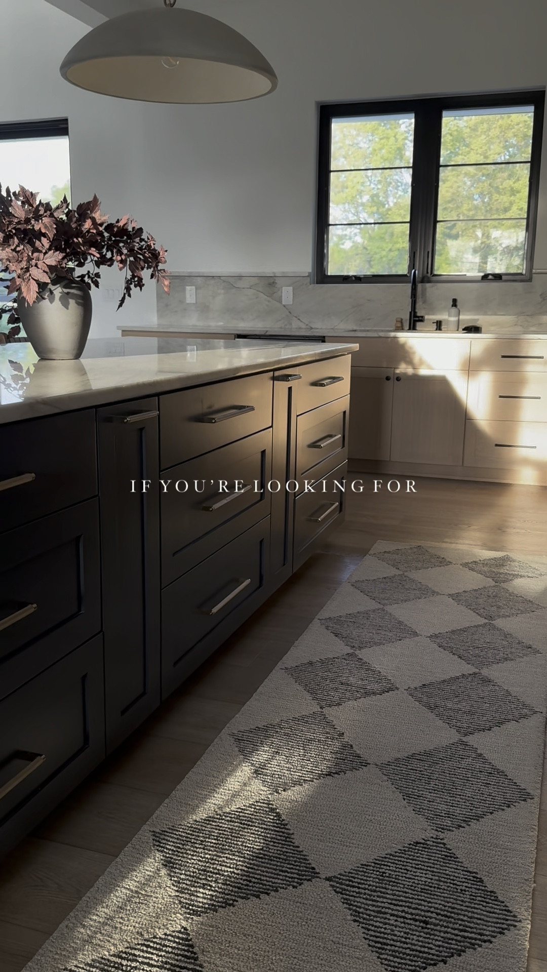 If you love bold neutral spaces and want all the sources, you’ve found the right place 🖤#LTKVideo

#LTKHome #LTKSaleAlert