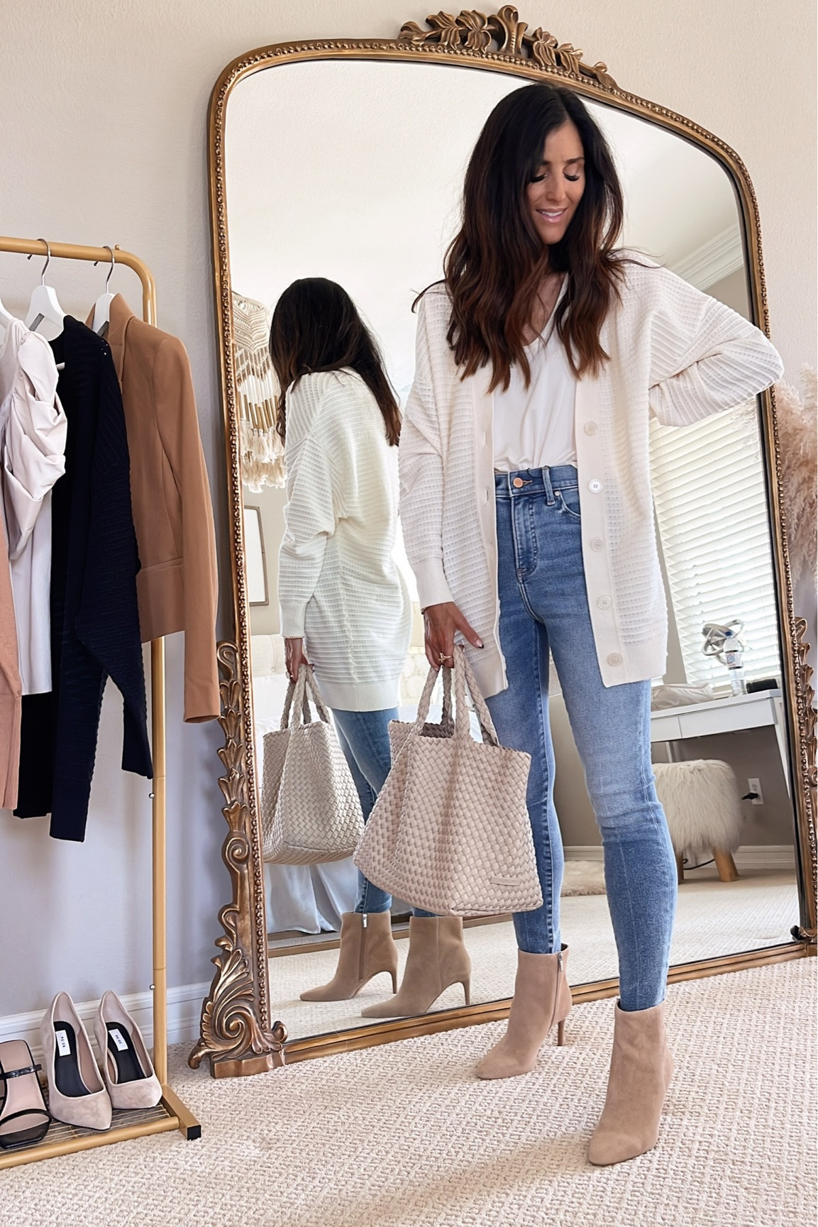 Express style, fall style, cardigans, jeans, tote bag, booties, StylinByAylin 
CARIDGAN: S
JEANS: 2
TANK: XS

#LTKunder100 #LTKSeasonal #LTKstyletip