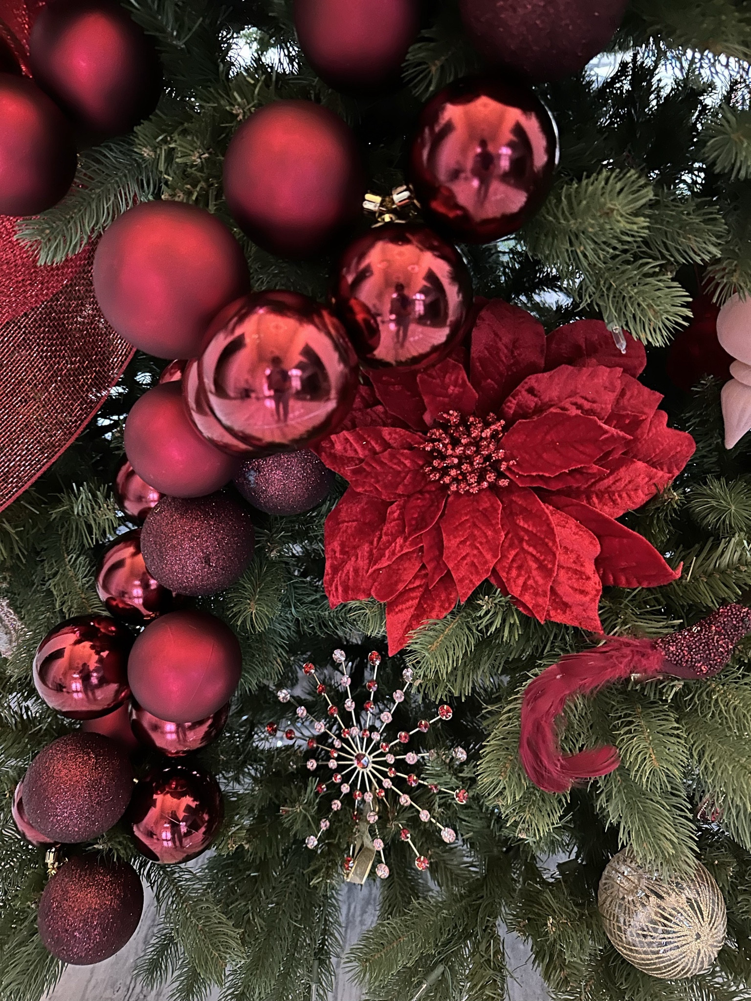 Give me all the reds and pinks! Don’t you just LOVE the way this came out?! It’s one of my favorite color combos! Shop this look 👇🏽

#christmas #christmasdecor #christmastree #itstime #blush #tistheseason #cozy #cozyhome #decor #home #homedecor #interior #decorinspo #neutraldecor #neutralhome #red #christmastreedecorating #itsthemostwonderfultimeoftheyear #amazon #amazonhome #amazonfinds #athome #homegoods #homegoodsfindsSale

#LTKHolidaySale #LTKHoliday #LTKSeasonal