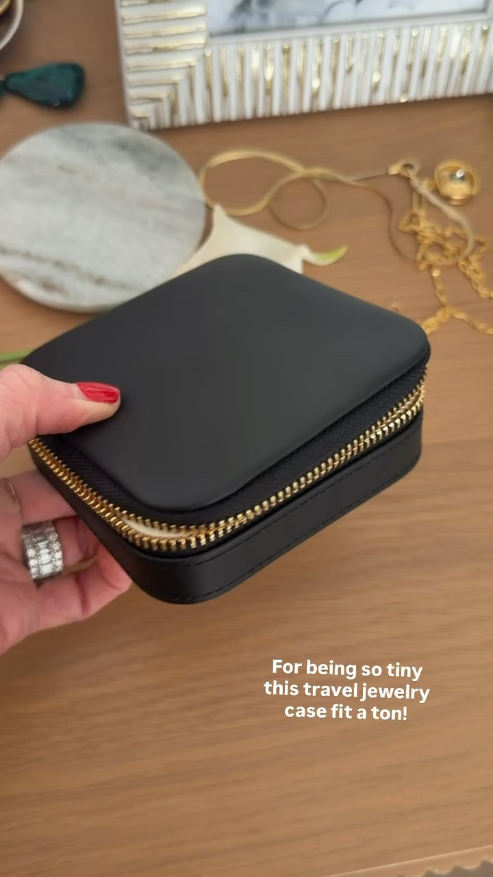The perfect travel case for your jewelry. Doesn’t take up a ton of space but fits SO MUCH!

#LTKaccessories #LTKpacking

#LTKTravel