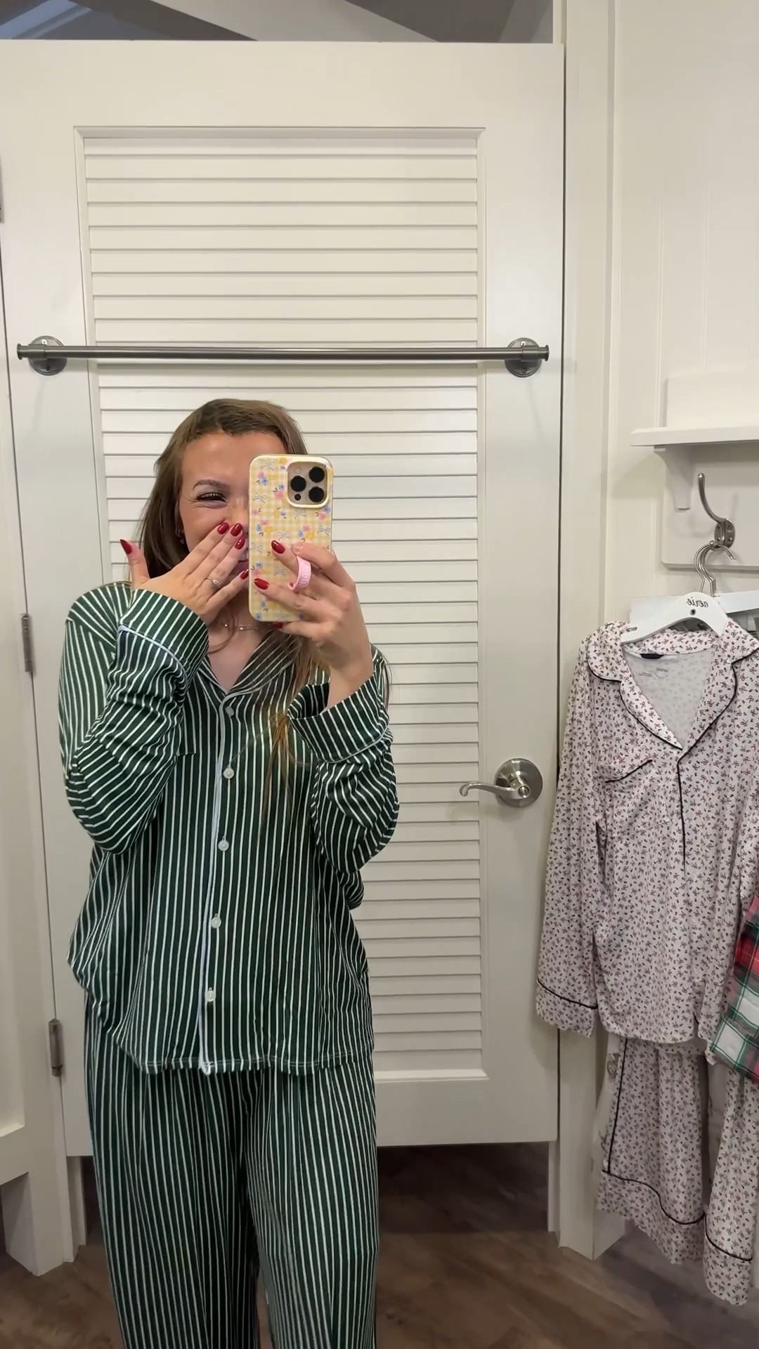 Christmas pajamas🎄🎄❄️✨

#LTKSeasonal #LTKHoliday