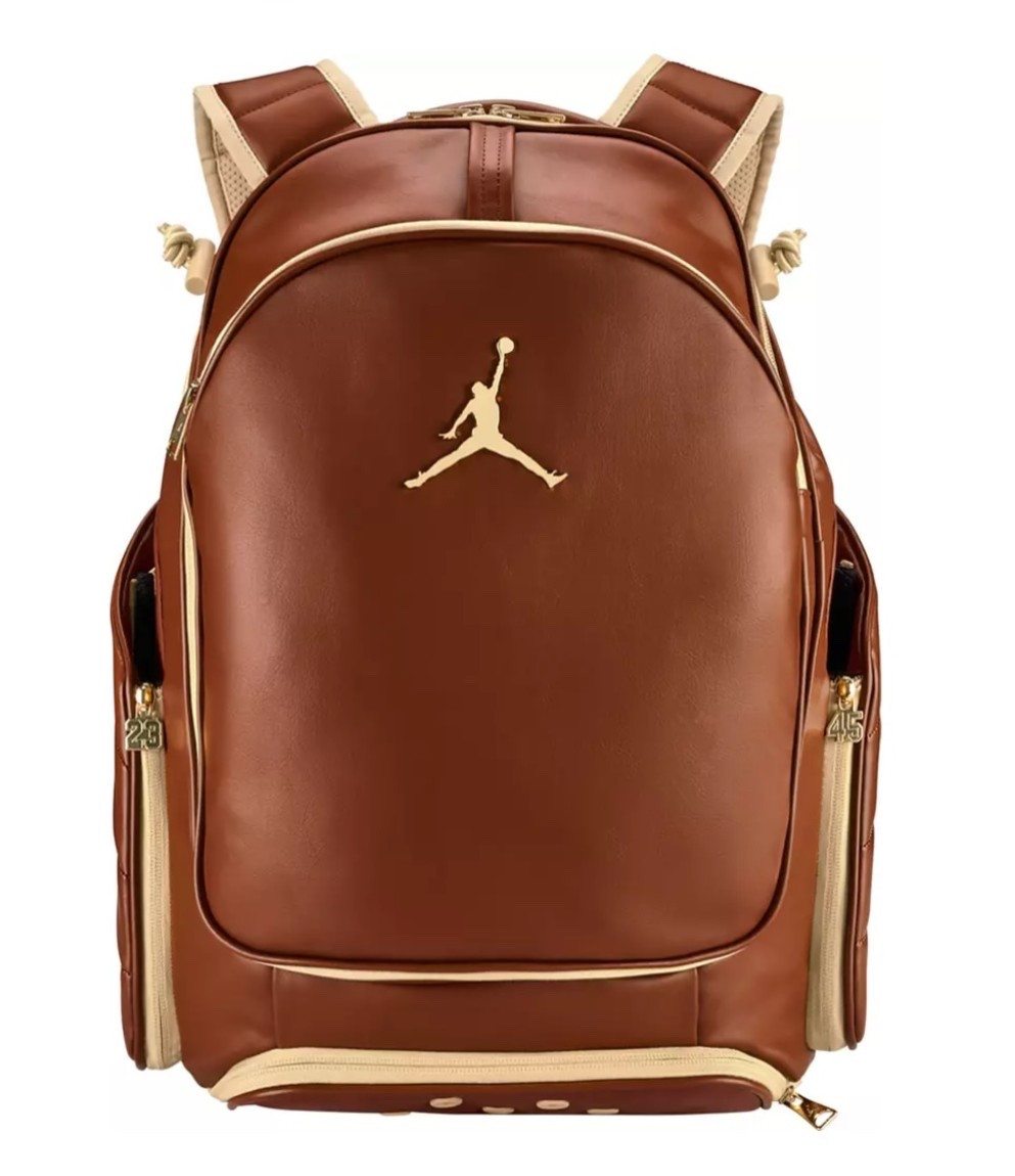 This one is for my softball/baseball players (or moms of those playing these sports)! This bag holds all of your gear from balls to bats snd will have you looking incredible all at the same time! 