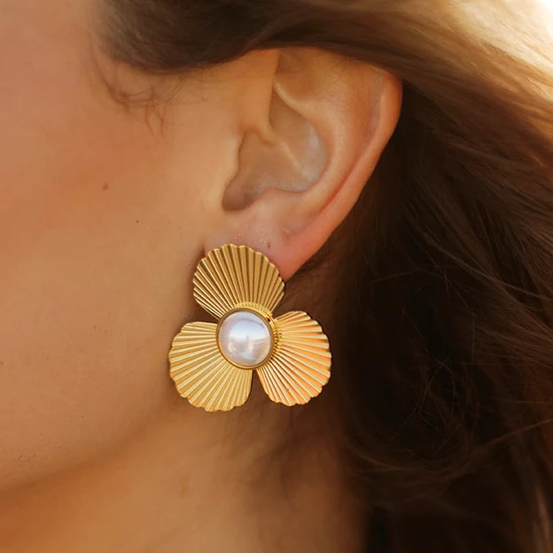 Camelia Pearl Shell Flower Earrings | Liv Bella Vita