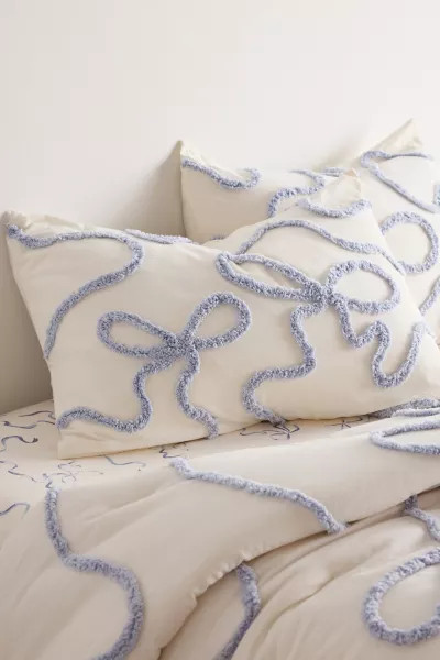 Wild Bows Tufted Sham Set | Urban Outfitters (US and RoW)